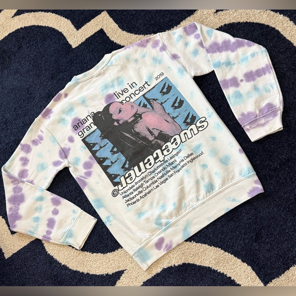 Ariana Grande Sweetener Crewneck - Picture 5 of 9